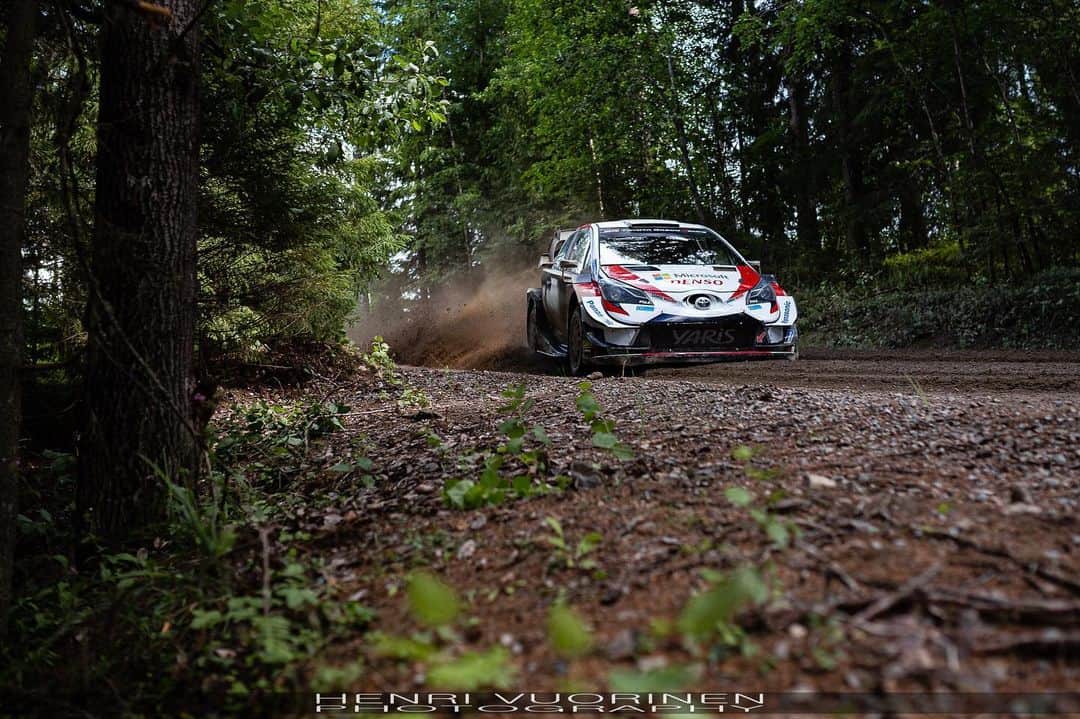 勝田貴元さんのインスタグラム写真 - (勝田貴元Instagram)「Such an awesome photo!‬ ‪Looks like beast in the forest!!‬ ‪Kiitos!  この前のテストで撮ってもらった一枚。‬ ‪こういう写真めっっちゃ好き！！‬  ‪自然の中にラリー車。‬ ‪生き物みたいにみえる！‬  ‪📸 @henrivuorinenphotography  @tgr_wrc @toyota_gazoo_racing  #takamotokatsuta #yariswrc #toyotagazooracing #yaris #rally #forest #tgr #beast」7月15日 18時08分 - takamotokatsuta