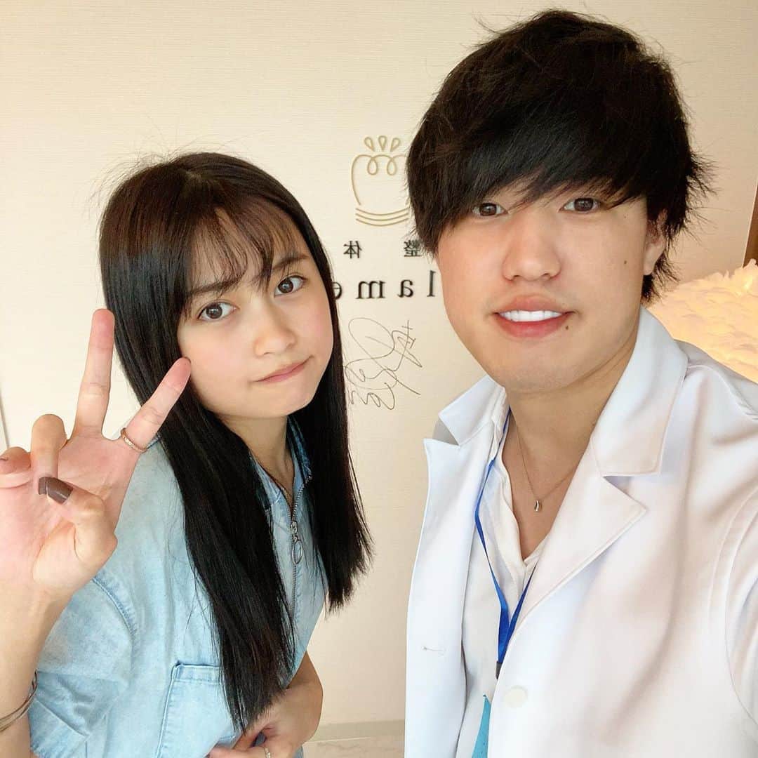 美容整体師川島さん。のインスタグラム：「TIKTOK48万フォロワー西山乃利子ちゃん👩🏻 @nokko_626  . 美脚整体と猫背整体でメンテナンス👨‍⚕️」