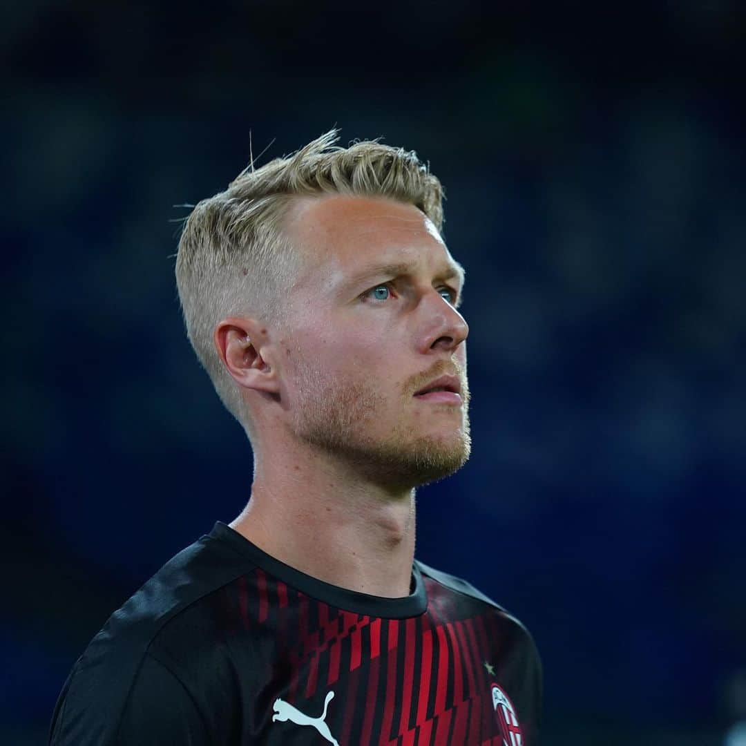 ACミランさんのインスタグラム写真 - (ACミランInstagram)「#ACMilan is delighted to announce that the club has exercised its option to purchase Simon Kjær on a permanent basis from Sevilla FC. The Danish player has signed a contract expiring on 30 June 2022. #SempreMilan」7月15日 18時13分 - acmilan