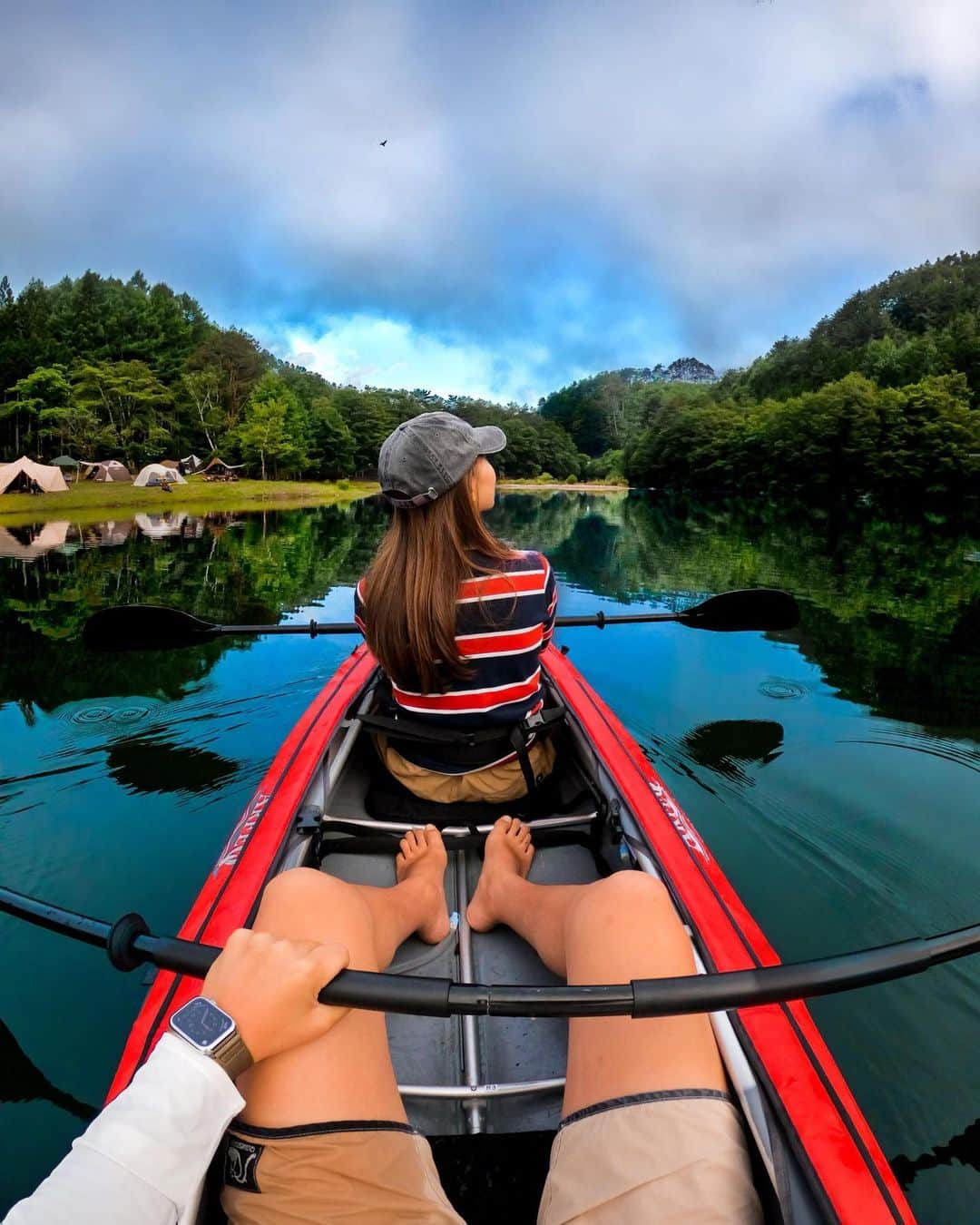 GoProさんのインスタグラム写真 - (GoProInstagram)「早朝、自然の中静けさに囲まれながら2人で #カヤック 🛶 #GoProLiveIt 📷 @yoshitech3 + @maikohaann + #GoProHERO8 Black ・ ・ ・ #GoPro #GoProJP #GoProのある生活 #GoProCamp #早朝カヤック #カップル #アウトドア #Kayak」7月15日 18時24分 - goprojp