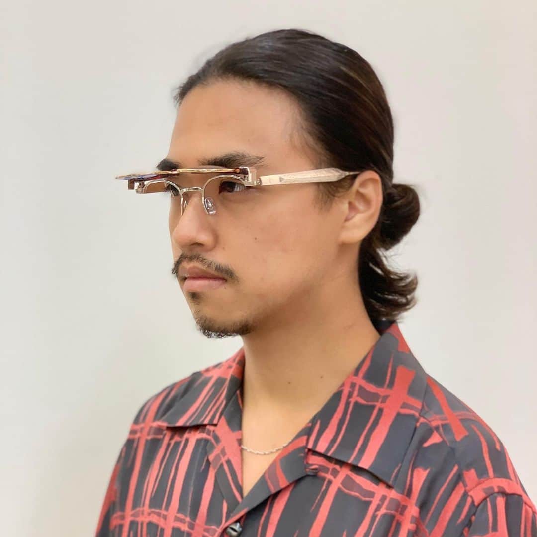 beams_harajuku_officialさんのインスタグラム写真 - (beams_harajuku_officialInstagram)「＜Needles＞×＜Matsuda＞ "Papillon Glasses-JAMES"  ＜Needles＞とラグジュアリーアイウェアブランド＜Matsuda＞のコラボレーションモデル"JAMES"。 眼鏡の世界的産地、鯖江にて職人がハンドメイドで仕上げており、ビンテージライクな雰囲気の中に両ブランドの価値観が詰め込まれた逸品です。  #needles #matsuda #HARAJUKU_BEAMS  #BEAMS #newarrival#japan#tokyo#harajuku#fashion#mensfashion#日本#東京#原宿#ファッション#メンズファッション#ビームス」7月15日 18時24分 - beams_harajuku