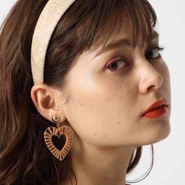 Me%さんのインスタグラム写真 - (Me%Instagram)「summer sale pierce ————— マキマキハシゴフープピアス (item 882468) ビーズアミマルピアス (item887255) マキマキハートピアス (item882467) MAX60%OFF。 ウッドやビーズ、夏素材のアイテムがお求めやすく。 真夏に大活躍できるアイテムでコーデをランクアップ。 ————— #mepercent #accessory #pierce #earrings  #summer #summeraccessories #sale #夏アクセサリー」7月15日 18時33分 - me_percent