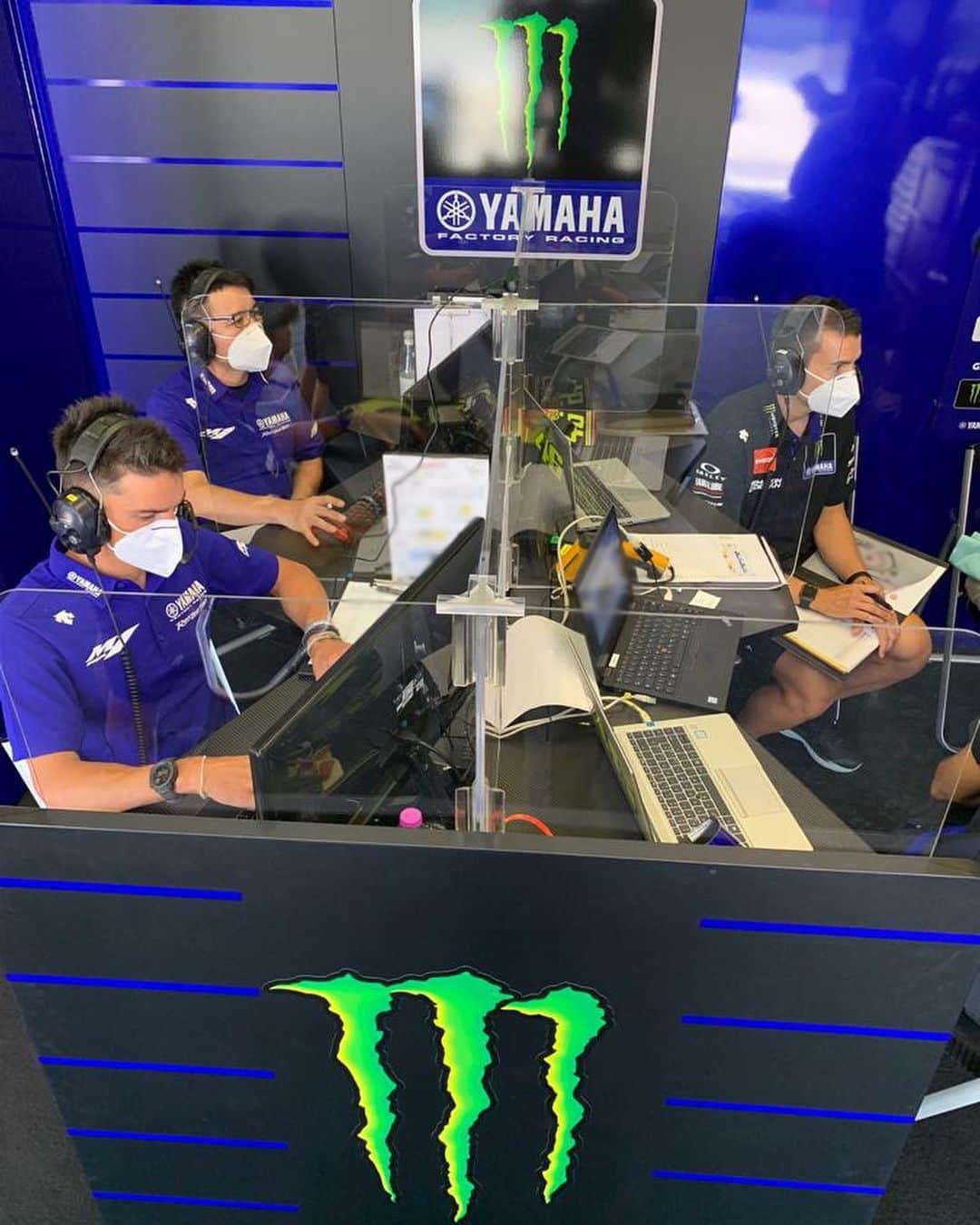 のインスタグラム：「Safety first 😷 . . #MonsterYamaha  #MotoGP  #MotoGPisBack  #SpanishGP  #JerezTest」