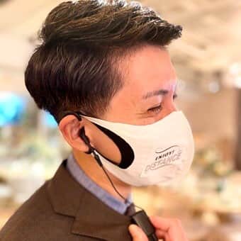 ラグナヴェールATELIER 公式さんのインスタグラム写真 - (ラグナヴェールATELIER 公式Instagram)「. 〜ENJOY DISTANCE〜　 . #ENJOYDISTANCEWEDDING . ラグナヴェール アトリエでは オリジナルマスクを着用してご案内しております☺︎ . . 今だからこその光景を何年経っても良い思い出に… .  #マスクを着けても笑顔が届きますように #マスクの下は笑顔です #マスクメッセージ #enjoywedding #オリジナルロゴ #ソーシャルディスタンス #笑顔  #ラグナヴェールアトリエ  #結婚式 #2021春婚 #2021wedding #貸切wedding #結婚式準備 #marry花嫁 #大人婚  #結婚式レポ  #卒花嫁レポ  #プレ花嫁 #卒花嫁  #ブライダルフェア #ナチュラルウェディング #ウェディングフォト #挙式レポ #プリマカーラ #表参道wedding #入籍 #入籍記念日」7月15日 18時54分 - lagunaveil_atelier