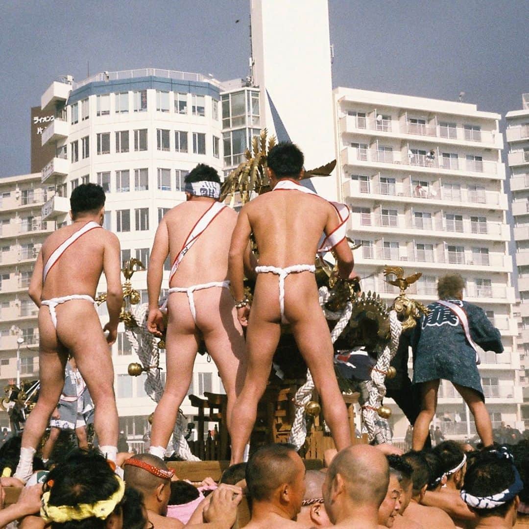東京DANDYのインスタグラム：「Given the subject, it's quite appropriate that I took this photo at a 'Full Moon' festival on the Shonan Coast (2018). The matsuri I usually travel to have been canceled due to COVID19. At some shrines and temples, smaller ceremonies are taking place to appease the spirits and continue centuries of tradition - ready for a time we can all gather again.」