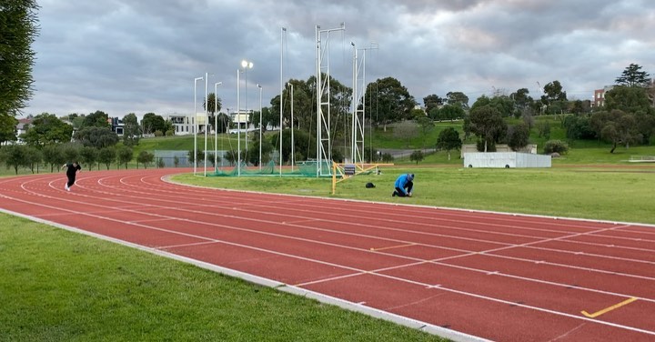 ジャック・ヘイルのインスタグラム：「Relaxed 90m reps are slightly more appreciated than flat out 300m reps 👀🤢Or is that that just me ?!」