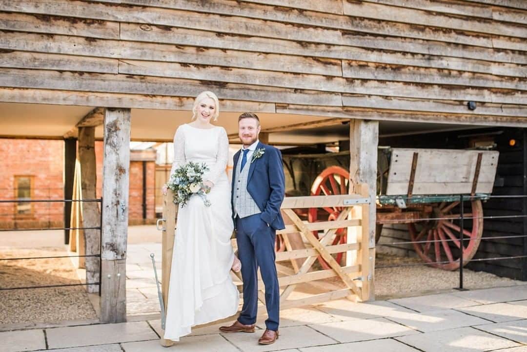 ミナのインスタグラム：「We are missing the buzz of summer wedding season! In the meantime, we just need to keep on seeking inspiration online. This amazing photo shoot was shared on @blovedblog. You can find the link in bio. Lovely Megan is wearing our Selma dress in this picture but you can see her in a skirt (Anette) and top (Gianna) combo in the feature as well =)⁠ ⁠ Also, just a reminder that we are open again! We have reduced the available appointment slots to keep up with the Covid-19 restrictions. You can see all the available appointments and book the best one for you on our website. If you have any questions about how we operate under the restrictions please email to Miina at info@indiebridelondon.co.uk.⁠ ⁠ Photography: @laurajanephotographer⁠ Hair Style: @bridalhairbyjennie⁠ Venue: @aptonhall⁠ Wedding Style: @partysquared_weddings⁠ Flowers: @stockflorist⁠ Makeup: @katiepoole_mua⁠ Cake: @thehoneybeeweddingcakeco⁠ Stationary: @leigh_calligraphy⁠ Veil: @sashandveil⁠ Jewellery: @smokeandashjewellery⁠ Hair Pieces: @heyjulesbridal⁠ Suits & Shoes: @dapperchapsformalwear⁠ Videographer: @purseyproductions⁠ Model: @meg_vic @gareth_edward⁠ ⁠」