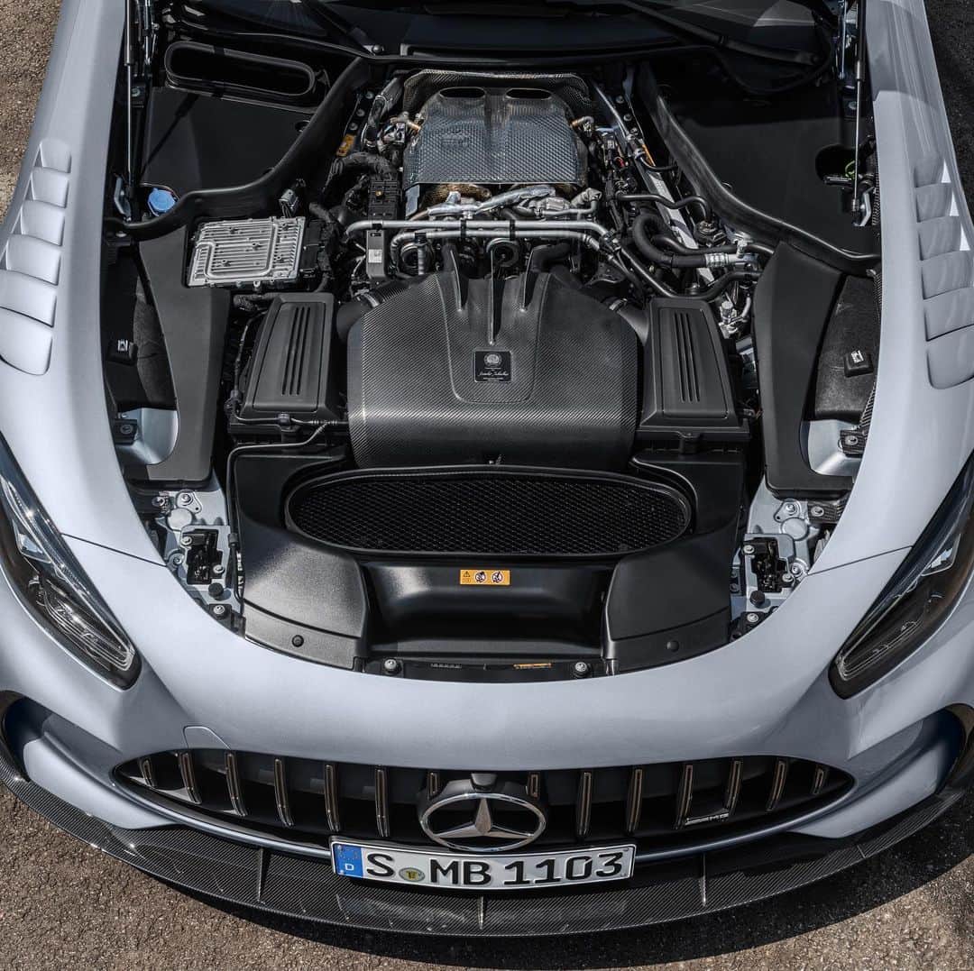 MERCEDES AMG PETRONASさんのインスタグラム写真 - (MERCEDES AMG PETRONASInstagram)「Born on the racetrack. Made in Affalterbach. 😍😍😍 The @mercedesamg #BlackSeries is back! 👊」7月15日 19時06分 - mercedesamgf1