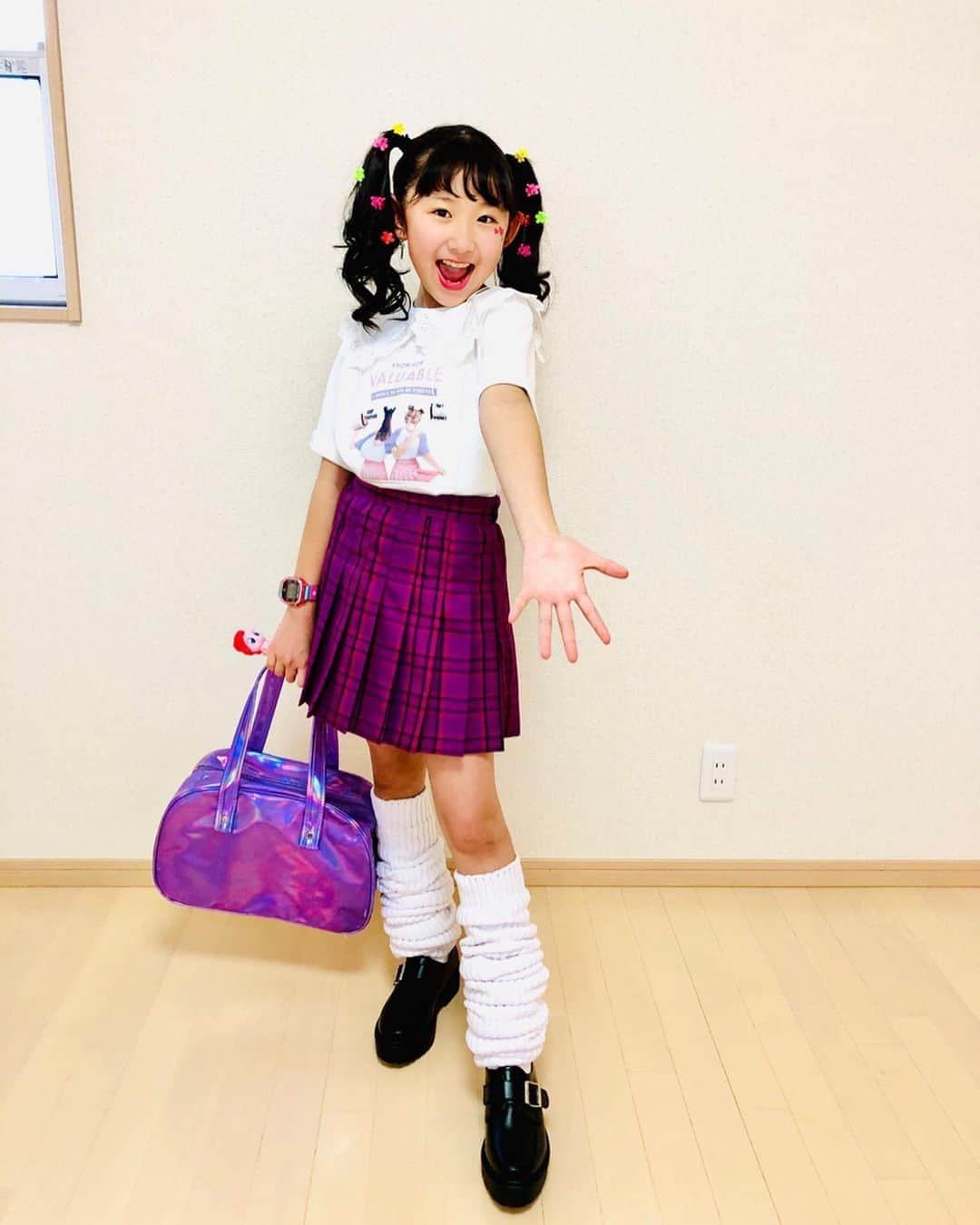 ニコ☆プチのインスタグラム：「👑🦸‍♀️✨ 新スー読4人目は めちゃめちゃおしゃれなめいさちゃん🤩💘👗 . . おちゃめに元気に楽しく盛り上げたい‼︎‼︎ と憧れのスー読になれて気合いじゅうぶん‼︎💪💋 なめいさはチェックミニを着まわしたよ🍇⭐︎ . . 10月号『スー読の検証してみ隊🕵🏻‍♀️🕵🏻‍♀️🕵🏻‍♀️🕵🏻‍♀️』企画も進行中…🤫お楽しみに‼︎🔥 #スーパー読者モデル  @memechan0213  #スー読 #スー読ミッション  #着まわしコーデ」