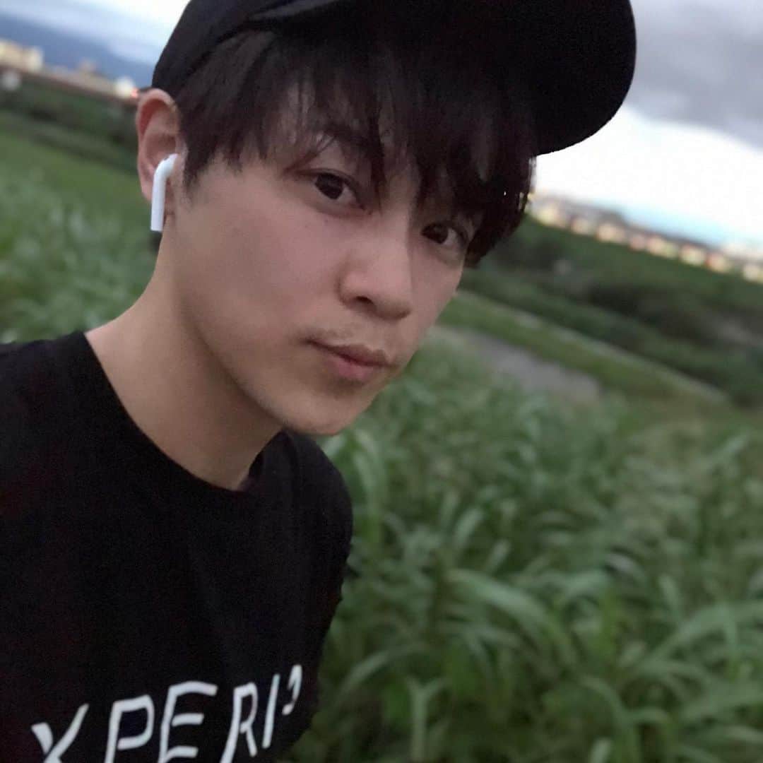 西野太盛さんのインスタグラム写真 - (西野太盛Instagram)「ランニング。 川沿い。 気持ちいい。 すっきり。 汗だく。」7月15日 19時25分 - taisesese