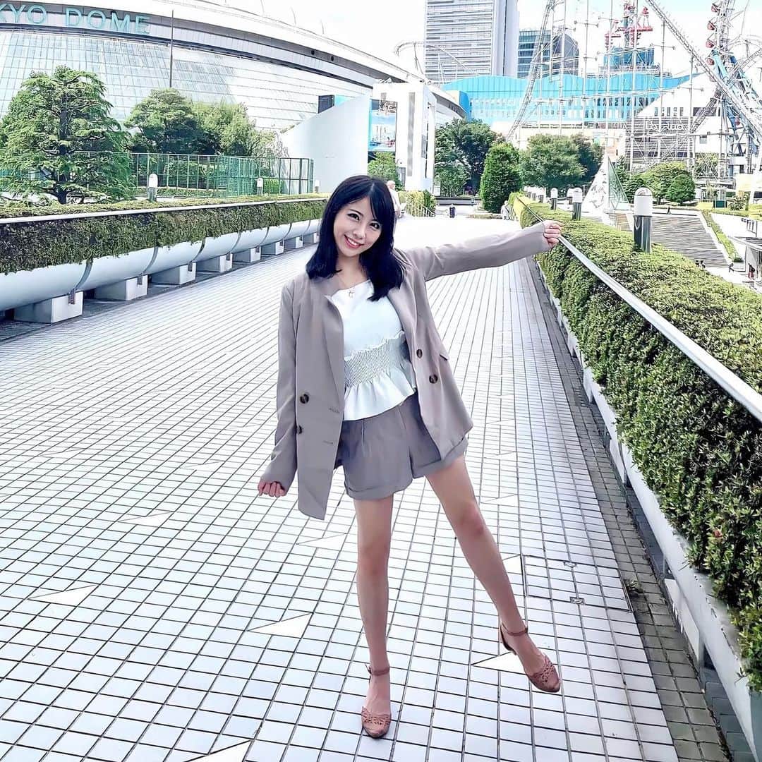 のインスタグラム：「東京ドーム遊びに行ったー！！٩(*´꒳`*)۶ ジェットコースターは苦手だから乗ってない笑笑🤣  #東京ドーム #東京ドームホテル #東京ドームシティ #東京グルメ #東京観光 #tokyo #デートスポット #女子会　#遊園地 #ジェットコースター　#おでかけ #セットアップ #rienda #hermes#follow #folloeme #followforfollowback」