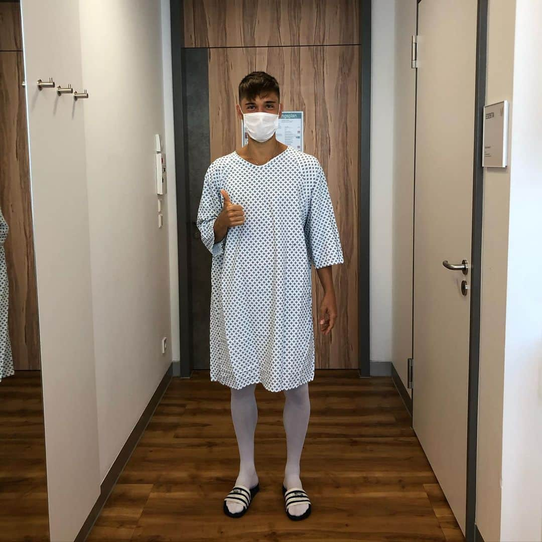 モリッツ・ライトナーさんのインスタグラム写真 - (モリッツ・ライトナーInstagram)「Thx to the whole team in Munich and Dr. Muschaweck for the great treatment 👍☺️🙏 time for recovery and getting back to what we love ⚽️ #Munich #adiletten #recovery #motivation #rehab」7月15日 20時07分 - moleitner5