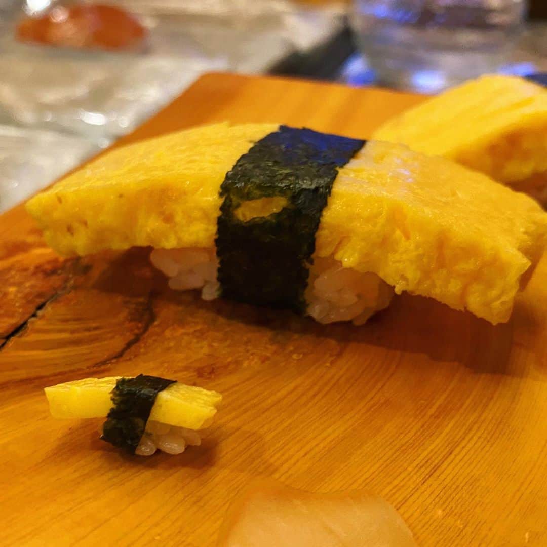 黒木ひかりさんのインスタグラム写真 - (黒木ひかりInstagram)「この間お寿司を食べに行ったら店員さんがおまけしてくれたの🥚嬉しすぎたぁぁ！！！かわいい💛」7月15日 20時08分 - kuroki_hikari
