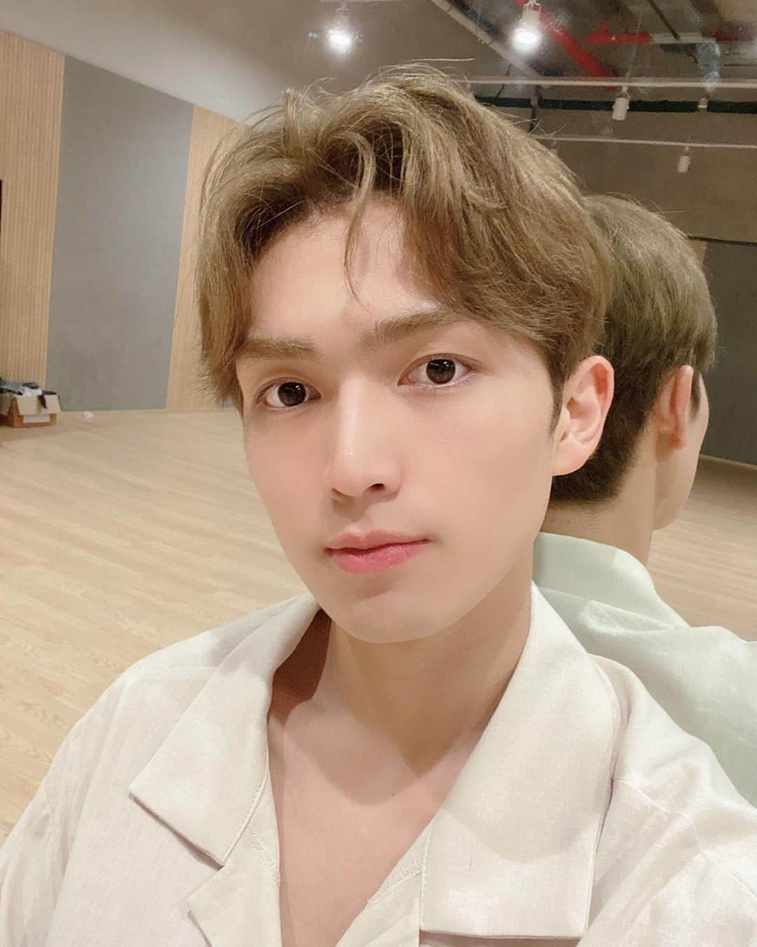 UP10TIONさんのインスタグラム写真 - (UP10TIONInstagram)「보이지 않지만 베이지베이지컨셉!>< #up10tion #규진 #gyujin」7月15日 20時10分 - u10t_official