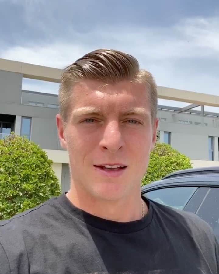トニ クロースさんのインスタグラム動画 トニ クロースinstagram Ich Wunsche Allen Schulerinnen Und Schulern Herzlichen Gluckwunsch Zum Bestandenen Schulabschluss Ist Und Bleibt Ein Besonderes Jahr Naturlich Auch Fur Euch Als