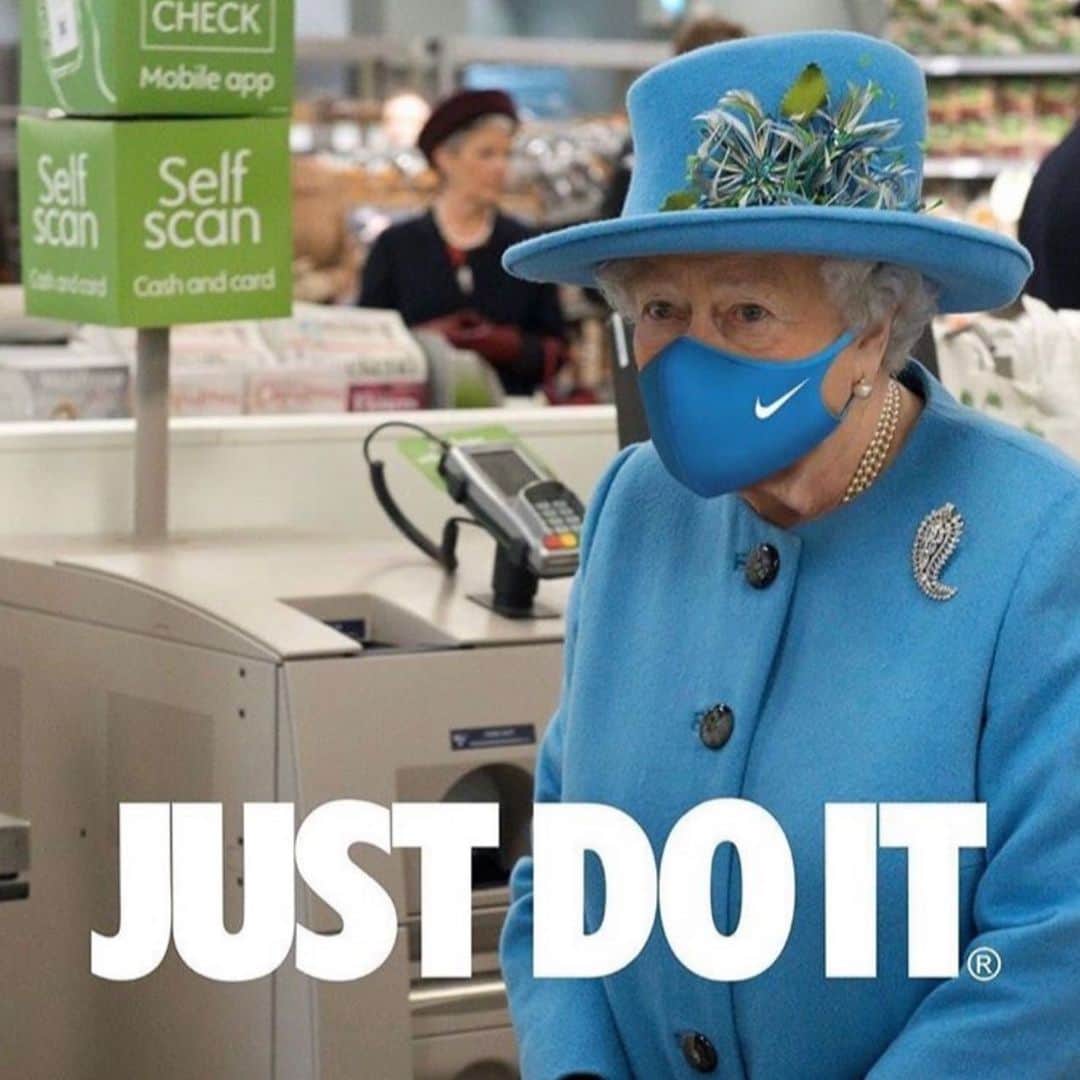 ボビー・ブラウンのインスタグラム：「Could I possible love the #queen anymore. I’ll just pretend this is a real photo. @jaysquier @nike  Please everyone wear your masks. I want to come back to the #uk #missit」