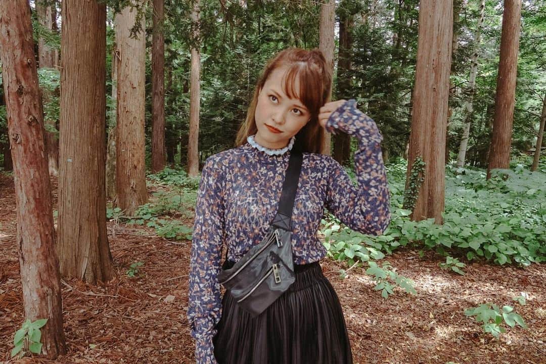 MiracleVellMagicのインスタグラム：「i’d rather be surrounded by trees than buildings🌿 ビルに囲まれるより木に囲まれる時間が長い人生を送りたいんだ。☺️✨」