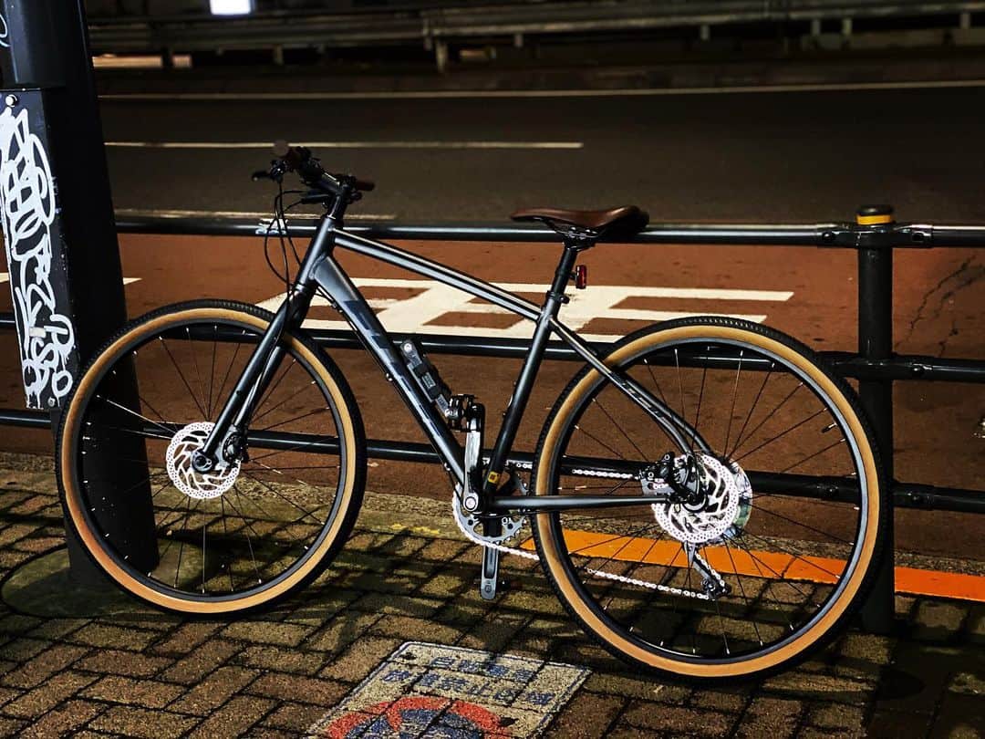 佐藤友祐 さんのインスタグラム写真 - (佐藤友祐 Instagram)「最近雨で乗れてないけど 誕生日に買った自転車🚲✨✨  カッケー、、  写真撮る場所めっちゃ探した笑 色々カスタムしていこー😏」7月15日 20時56分 - yusuke_lol