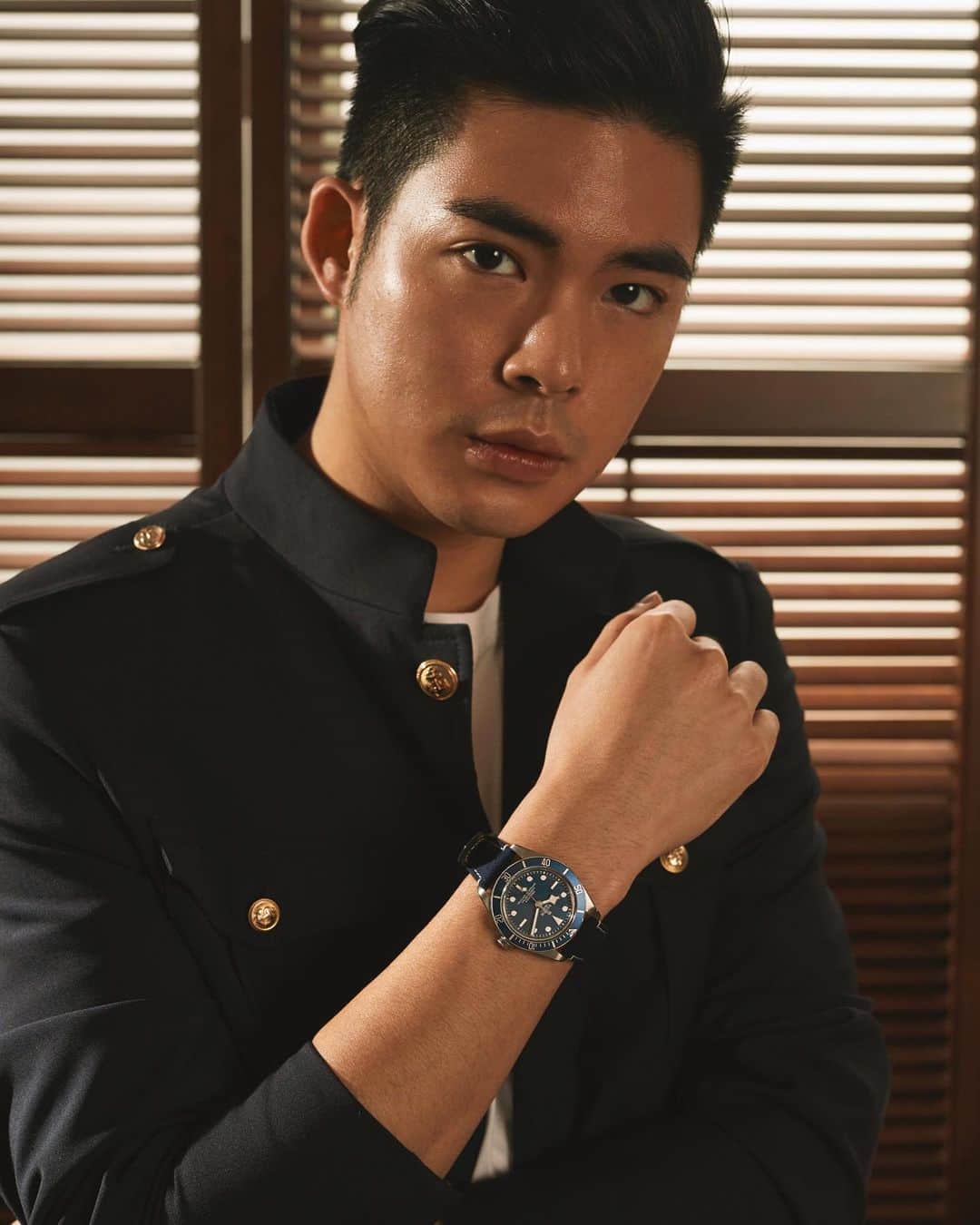 Christoffer Chengのインスタグラム：「Wearing the “Navy Blue” version of the Black Bay Fifty-Eight, love it’s 39 mm diameter case, ideal for slim wrists!!!!  #TudorWatch #BornToDare #BlackBay58 #BB58 #Navyblue  @Tudorwatch」