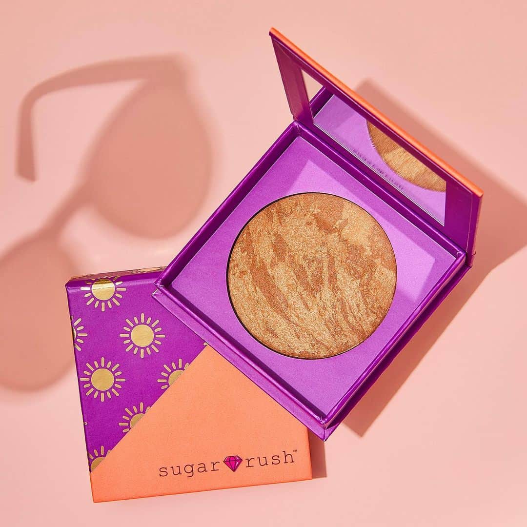 Tarte Cosmeticsさんのインスタグラム写真 - (Tarte CosmeticsInstagram)「No ☀️ ? No problem. Fake that vacay glow with our @sugarrush sun & fun baked vegan bronzer! This super silky, lightweight powder delivers a buildable & natural-looking bronze with foolproof application for a fresh, flawless GLOW ✨ #sugarrush #sugarsquad」7月15日 20時59分 - tartecosmetics
