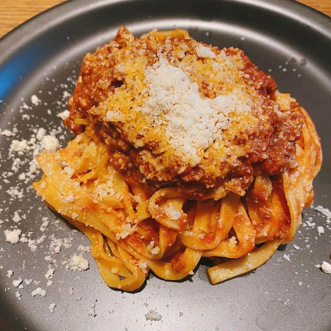 のインスタグラム：「﻿ パスタの味は圧倒的ボロネーゼ、次にカルボーナーラ🍝﻿ ﻿ ﻿ #ボロネーゼ #パスタ  #パスタランチ #pasta #bolognese #instafood #yummy」