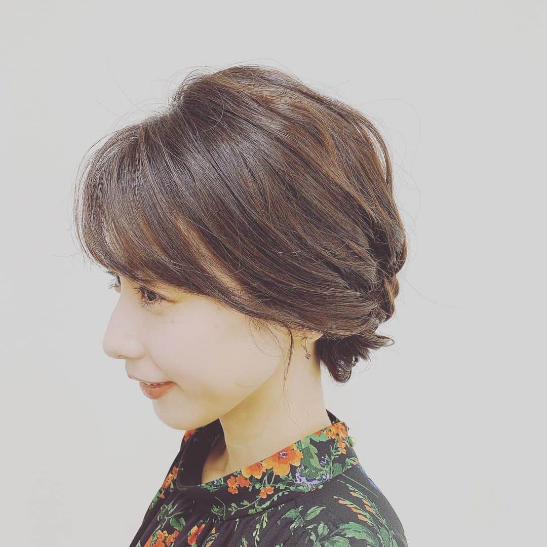 加藤綾子さんのインスタグラム写真 - (加藤綾子Instagram)「* 本日もお疲れ様でした✨ 今日の髪型です💁‍♀️ す、凄い…✨ #イット #メイクさん #いつも有難うございます　🙌」7月15日 21時19分 - ayako_kato.official