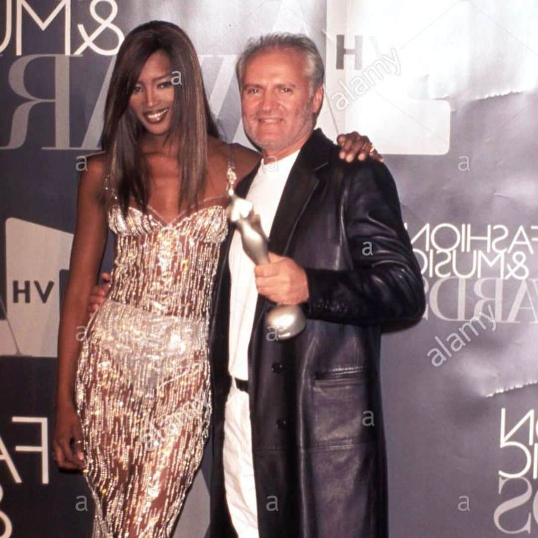 ナオミ・キャンベルさんのインスタグラム写真 - (ナオミ・キャンベルInstagram)「ALWAYS REMEMBERING  YOU GIANNI VERSACE , YOUR CREATIONS ARE RELEVANT TODAY AS THEY WERE THEN .  YOU REMAIN IN MY HEART #RIP #NEVERFORGOTTEN ♥️🤍💚🕊🙏🏾」7月16日 2時51分 - naomi