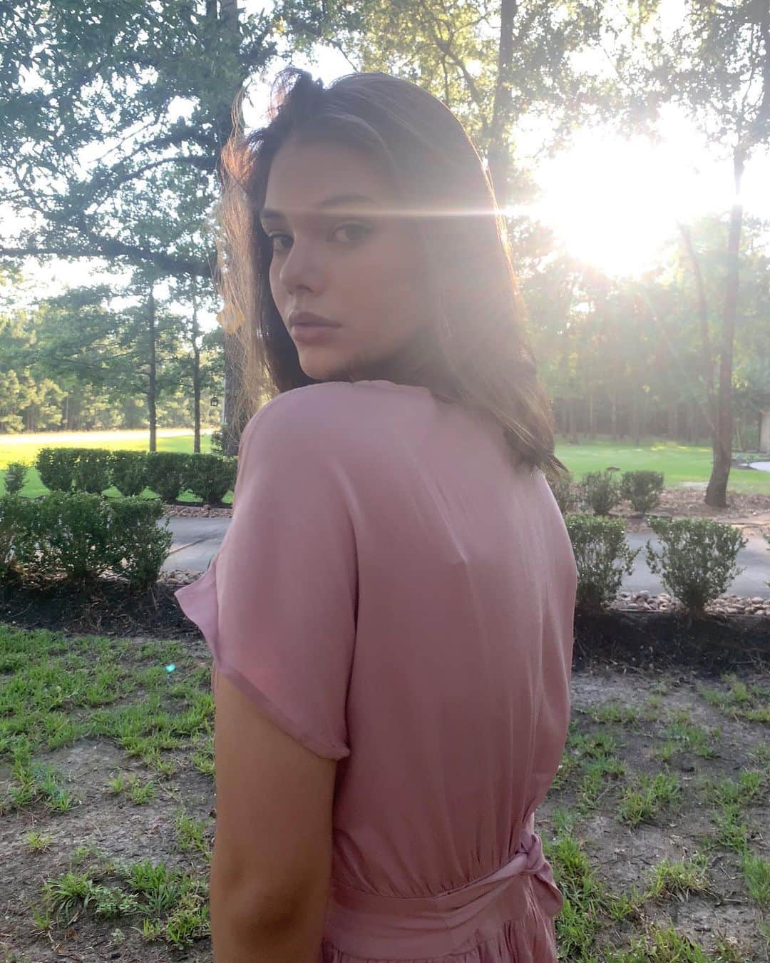 Laneya Graceさんのインスタグラム写真 - (Laneya GraceInstagram)「I’m officially growing up, I take my drivers test on Friday! #model #distancephotoshoot #facetimephotoshoot #wlyg #texas #twtx」7月16日 2時53分 - official_laneya_grace