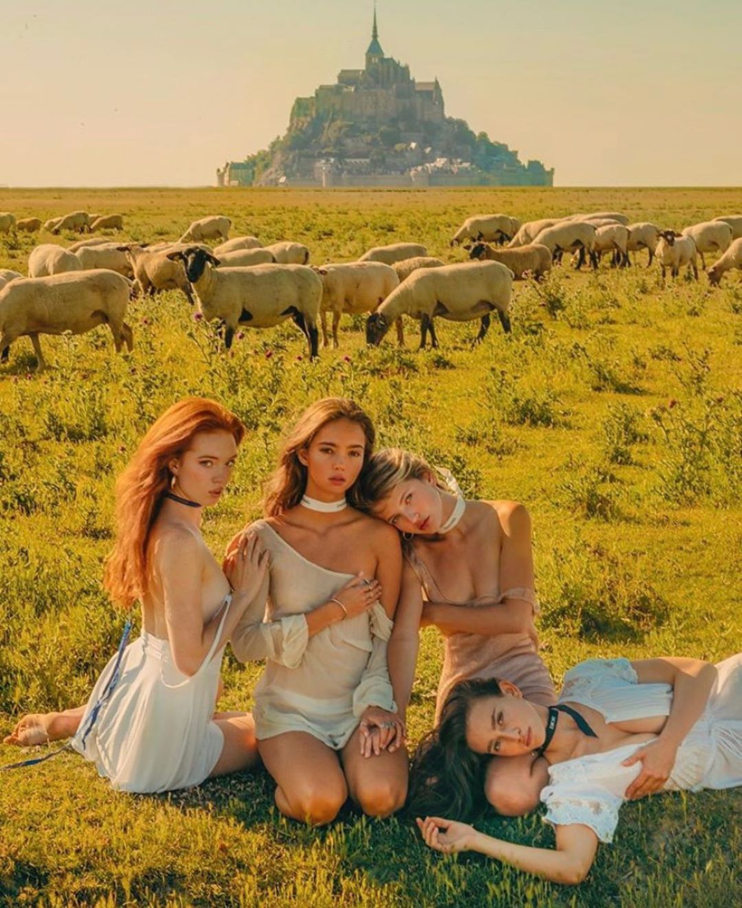 Inka Williamsさんのインスタグラム写真 - (Inka WilliamsInstagram)「I cant believe how fast this year went by. Dreaming of Normandie with @jordynjohnsonn @emilygrace.hime @rileyrasmussen shot by @badboi」7月15日 21時28分 - inkawilliams