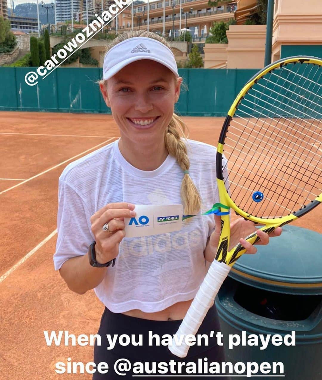 CarolineWozniackiさんのインスタグラム写真 - (CarolineWozniackiInstagram)「First time back on court since retirement! Not bad for 6 months away 😬😎🎾」7月15日 21時38分 - carowozniacki