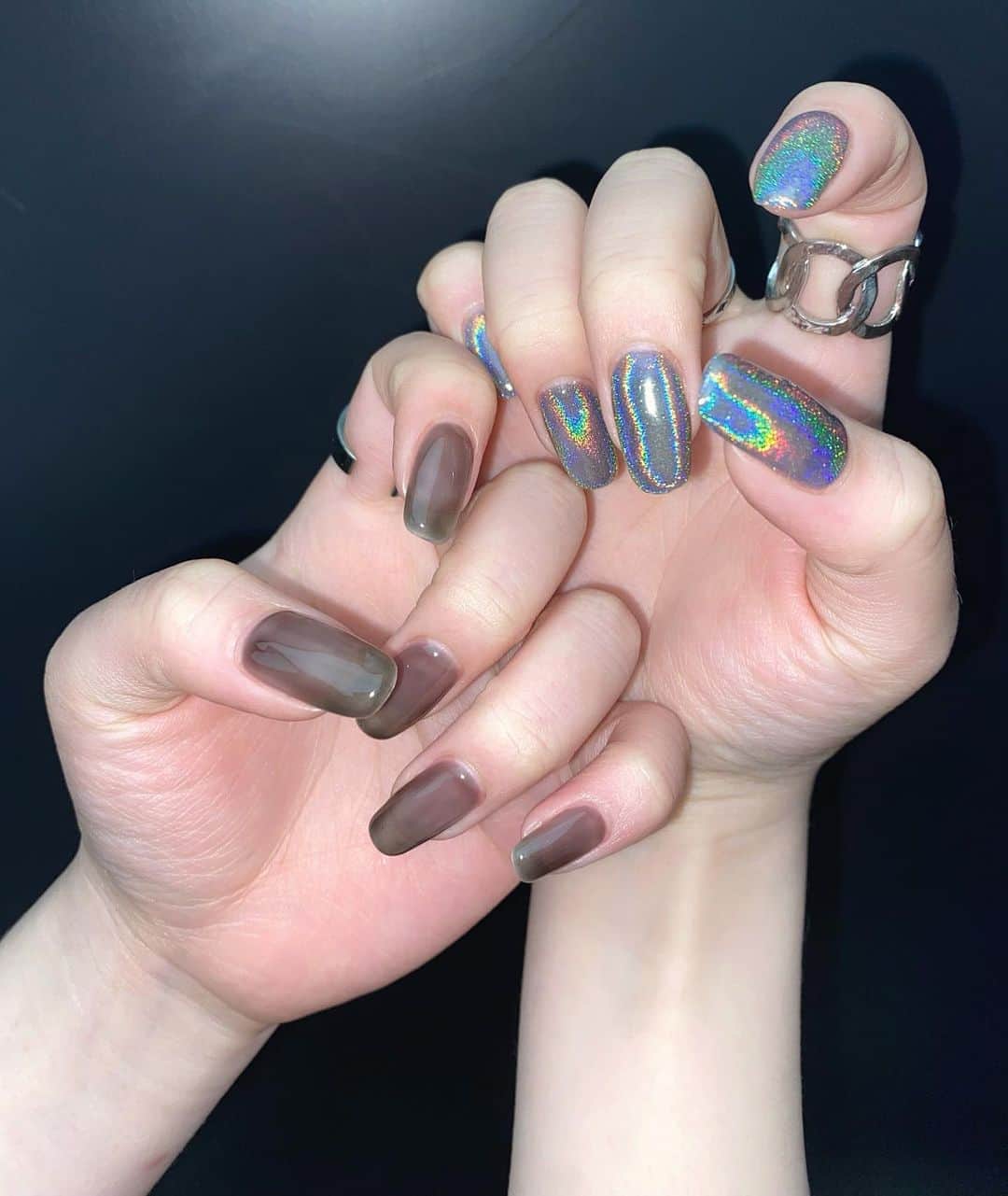 おもてちゃんのインスタグラム：「. 𝐬𝐞𝐞-𝐭𝐡𝐫𝐨𝐮𝐠𝐡 × 𝐀𝐮𝐫𝐨𝐫𝐚  . . ウルトラかわいい🦄 ブラックのシースルーとユニコーンのオーロラパウダー」