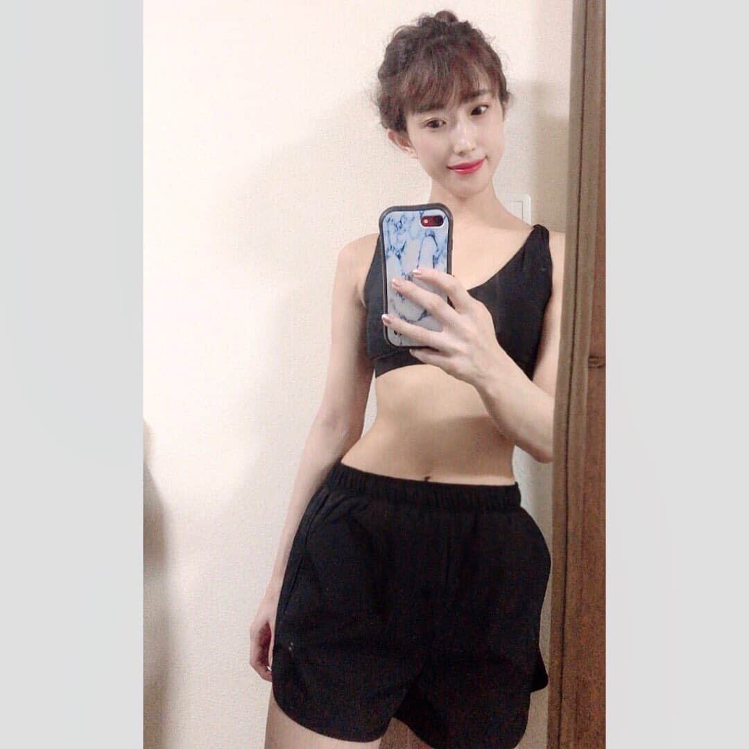 近藤夏奈のインスタグラム：「﻿ がむしゃらにかけぬけてきた20代前半。﻿ ﻿ ﻿ ﻿ その時と比べると、今は自分の心と体と﻿ しっかり向き合えてる気がします◎﻿ ﻿ ﻿ ﻿ 色々な経験をして「健康」について﻿ 考えたこと、学んだこと、変化したこと。﻿ ﻿ ﻿ ﻿ 仕事やプライベート。﻿ いつも支えてくれている人たちに感謝﻿ しながら、少しずつ発信していけたらと﻿ 思います◎﻿ ﻿ ﻿ ﻿ ﻿ ﻿おやすみ🌝」