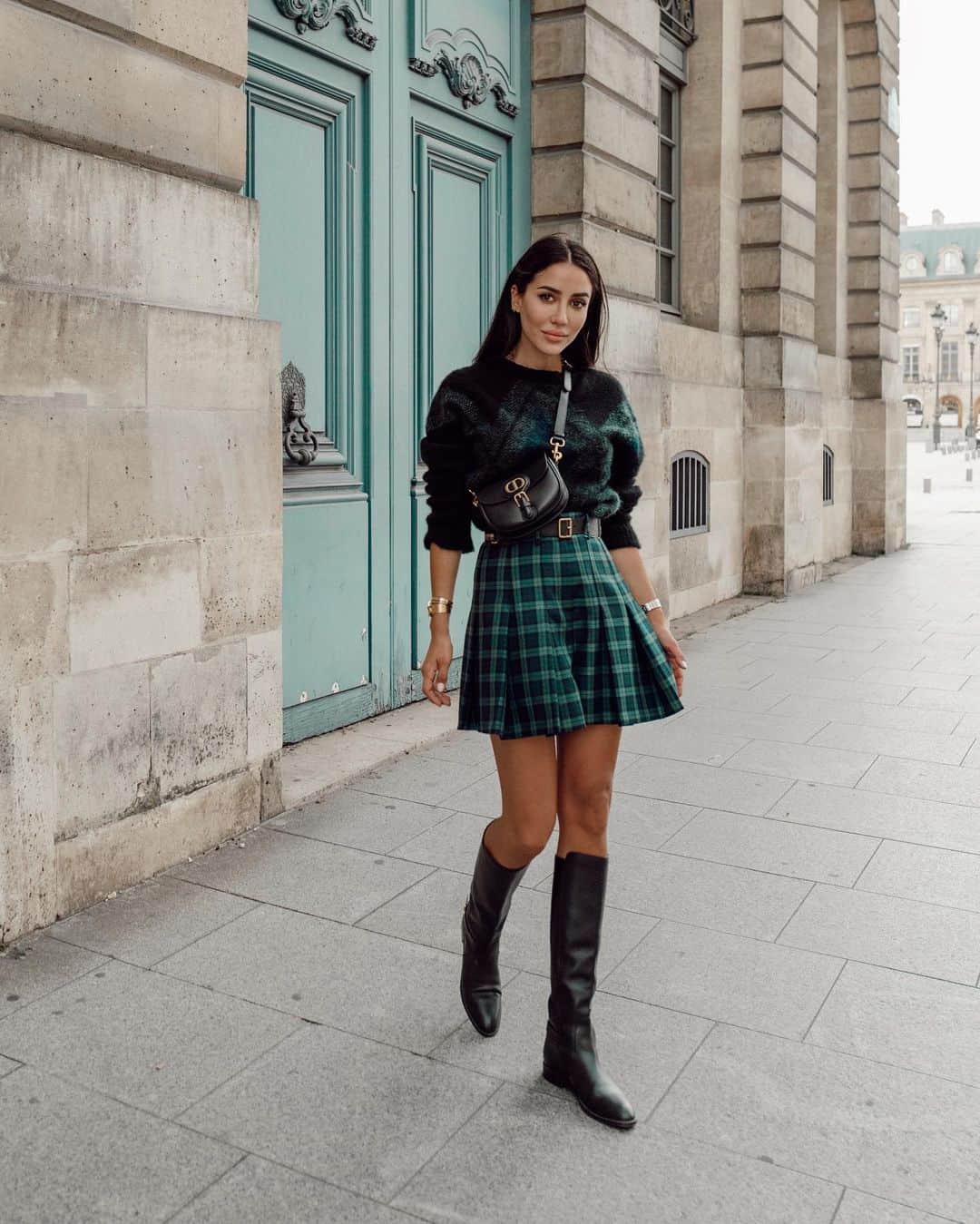 Tamara Kalinicさんのインスタグラム写真 - (Tamara KalinicInstagram)「Feeling school girl vibes in @dior and giving my #DiorBobby another spin around Paris. Which colour do you like the most? #SuppliedByDior」7月15日 22時20分 - tamara