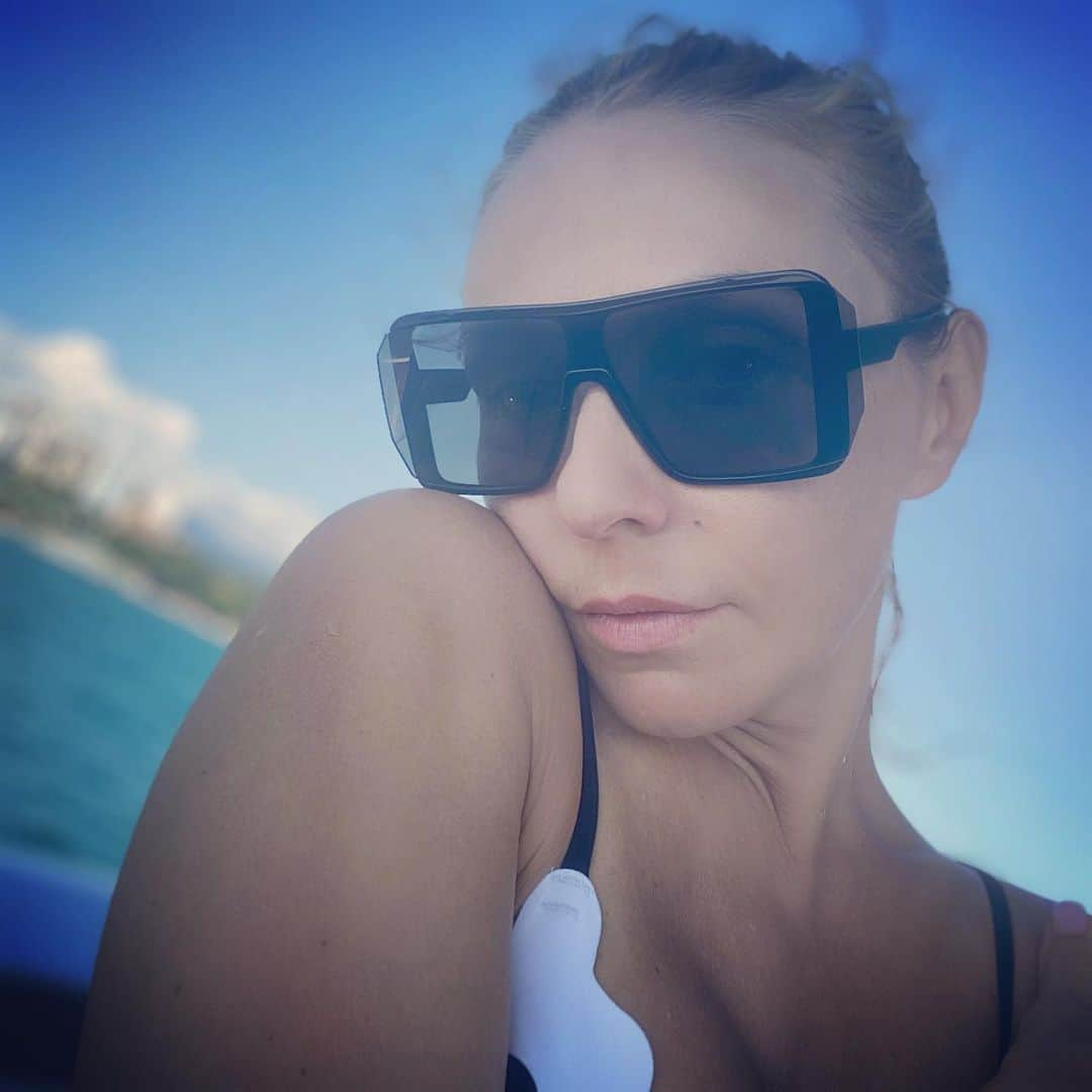 タチアナ・ナフカさんのインスタグラム写真 - (タチアナ・ナフカInstagram)「Солнце . Лето. Море. Пляж🏖️ Сочи. День. Морской Вояж. 🌊 😉 #ТатьянаНавка #Лето #море #relax #Сочи #моястихия #отдых #Россия」7月15日 22時27分 - tatiana_navka