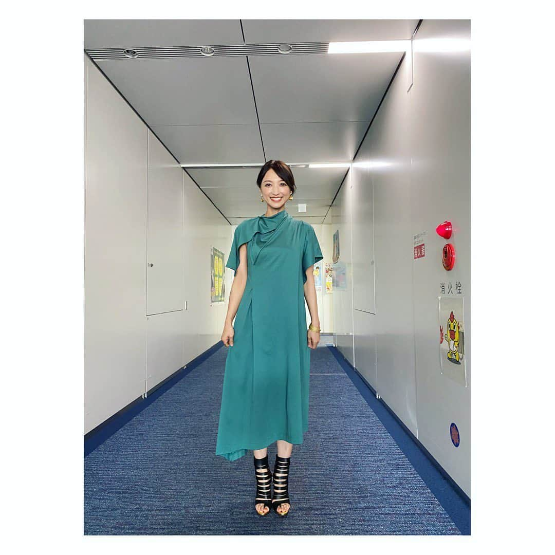 望月理恵さんのインスタグラム写真 - (望月理恵Instagram)「「今夜くらべてみました」 観てくださり ありがとうございました！！  安斎かれんちゃんがお人形のように可愛く、TORICOさんが綺麗で 面白く、お会いできて嬉しかったです。って普通に視聴者です😆  ワンピース @divkanet @dressunreve  イヤリング #donatellapellini @dressunreve  バングル、リング共に @253_bijoux @dressunreve  2枚目の写真はどんな瞬間だったのでしょうか。。 #今夜くらべてみました  #今くら」7月15日 22時27分 - mochiee28