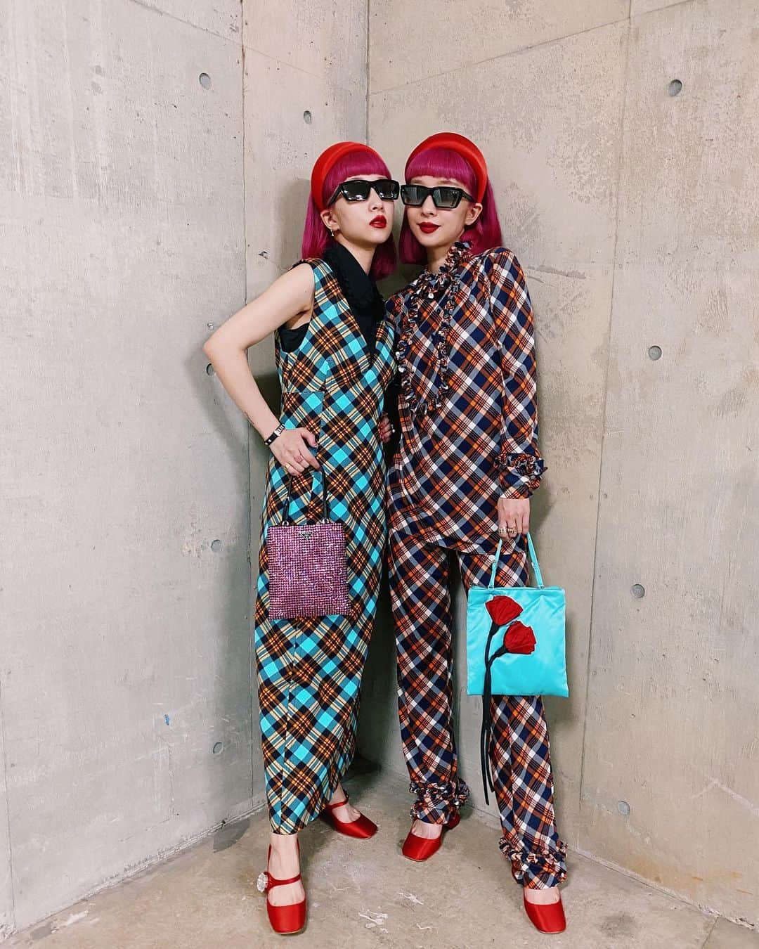 AMIさんのインスタグラム写真 - (AMIInstagram)「昨日から Milan digital fashion weekが始まりましたね🦋 昨日はpradaのショーを拝見しました。 それぞれのブランドがどの様なコレクションを発表するのかとっても楽しみです🌹 wearing @prada #pradamultipleviews  #milandigitalfashionweek」7月15日 22時37分 - amixxamiaya