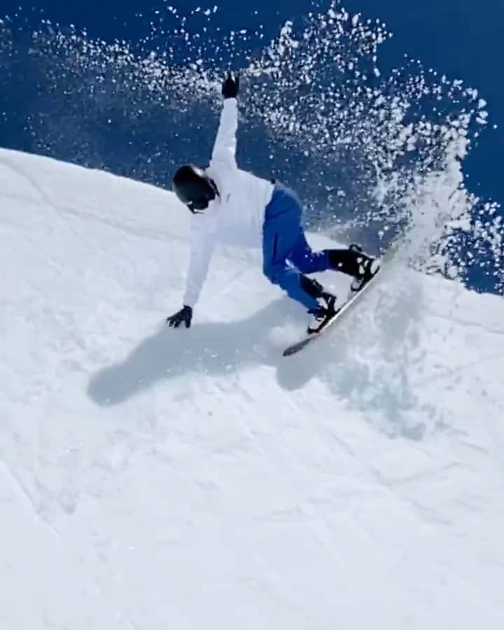 ショーン・ホワイトのインスタグラム：「Good waves today 🤙🏻」