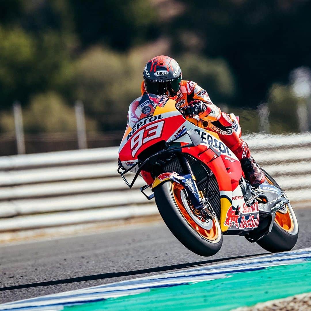 レプソル・ホンダのインスタグラム：「It feels SO good to be back 😍 ⠀⠀⠀⠀⠀⠀⠀⠀⠀ #MotoGPIsBack」