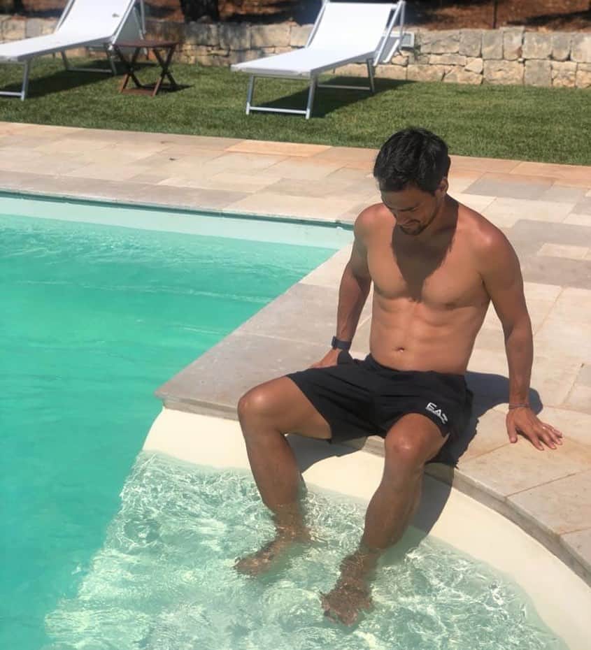 ファビオ・フォニーニのインスタグラム：「#chill 🐬」