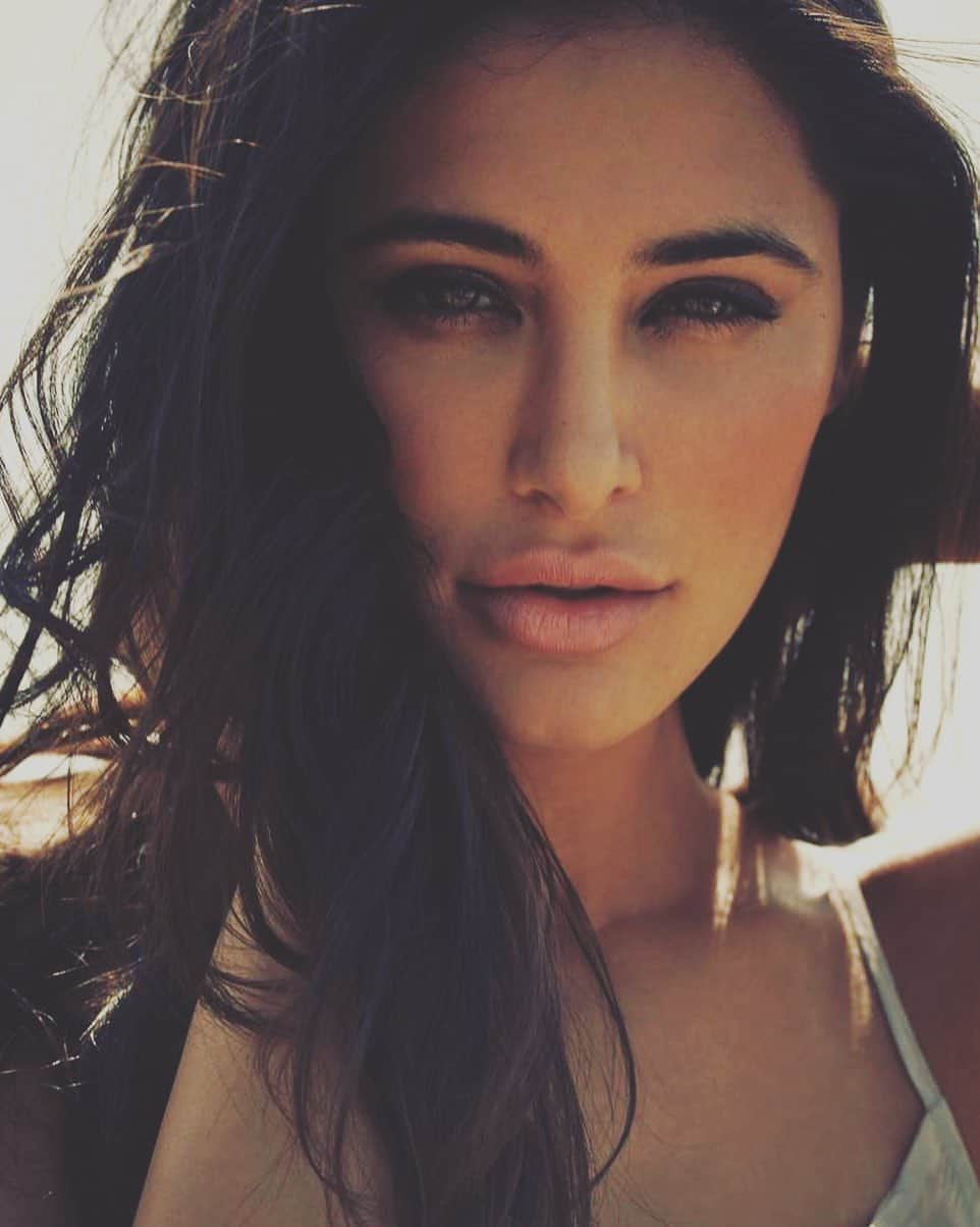 Nargis Fakhri さんのインスタグラム写真 - (Nargis Fakhri Instagram)「Everyday is another day to get stronger, eat better, live healthier and to be the best version of you.  . . . . . . . #goodmorning #bebettereveryday #better #stronger #healthyliving #health #love #live #laughteristhebestmedicine #liveyourlife」7月16日 0時10分 - nargisfakhri