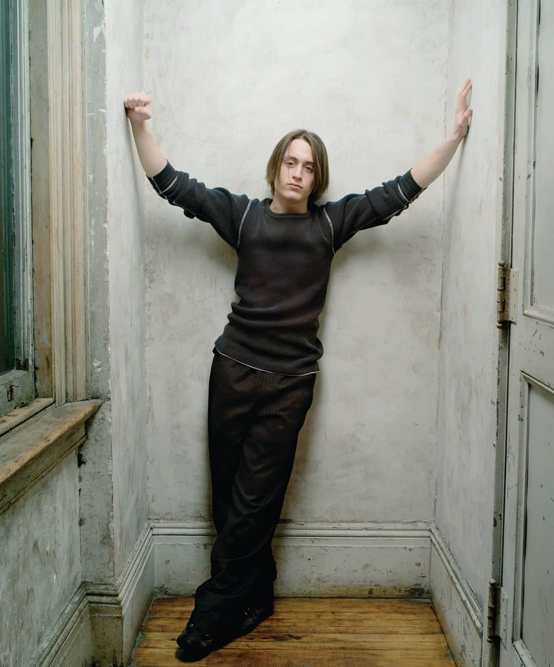 Flaunt Magazineさんのインスタグラム写真 - (Flaunt MagazineInstagram)「Let's be honest shall we? What the world actually needs right now is Roman Roy. ⠀⠀⠀⠀⠀⠀⠀⠀⠀ ⠀⠀⠀⠀⠀⠀⠀⠀⠀ Kieran Culkin via the #FlauntVault, Issue 44, early 2000s. Photo by: @WarwickSaint ⠀⠀⠀⠀⠀⠀⠀⠀⠀ ⠀⠀⠀⠀⠀⠀⠀⠀⠀ @HBO #Succession #RomanRoy #withdrawals #kieranculkin」7月16日 0時15分 - flauntmagazine