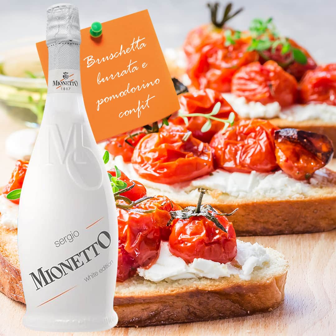 Mionetto Proseccoのインスタグラム：「Non c'è estate senza bruschetta..e che bruschetta!⁣ Prova la nostra ricetta ☀🍴🥂⁣ ⁣ INGREDIENTI (per 4 persone)⁣ 10-15 pomodorini datterini o ciliegini⁣ 4 fette di pane per le bruschette⁣ 400 g burrata⁣ Basilico qb⁣ Olio extravergine d’oliva qb⁣ Sale qb⁣ Pepe qb⁣ Zucchero qb⁣ ⁣ PROCEDIMENTO⁣ Lavate e tagliate a metà i pomodorini. Distribuiteli su una placca da forno rivestita di carta forno e con il taglio rivolto verso l’alto. Insaporiteli con sale, pepe e zucchero (a chi piace può aggiungere anche uno spicchio d’aglio tritato finemente).⁣ Cuoceteli in forno già caldo a 140 gradi per circa 2 ore. Tostate il pane su una griglia, una padella oppure al forno aggiungendovi un filo d’olio extravergine d’oliva e qualche granello di sale. Una volta pronto il pane, aggiungete la burrata, i pomodorini confit e una fogliolina di basilico.⁣ Buon appetito!⁣ #mionettoprosecco #mionettoinsieme⁣ ⁣ Bevi Mionetto responsabilmente」