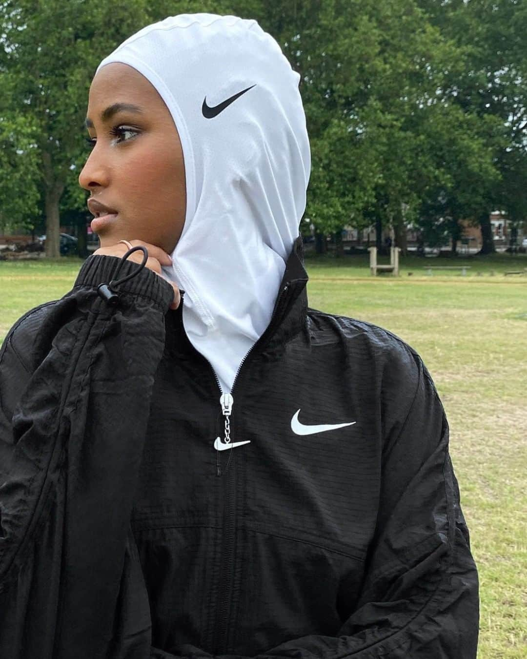 ASOSさんのインスタグラム写真 - (ASOSInstagram)「Triple swooshin' ✔️ 📸 @just.ashaa (she/her) 🔎 Nike Pro Training Hijab (1758478)」7月16日 1時01分 - asos