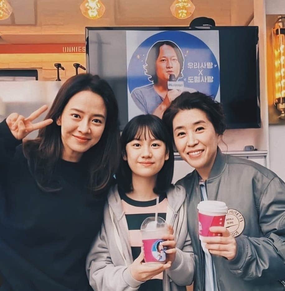 キム・ミギョンさんのインスタグラム写真 - (キム・ミギョンInstagram)「얼굴은 절세미녀, 마음은 세상 털털한 내 딸 애정. 야물딱지고, 귀엽고,  똑띡이 손녀(!) 하니^^」7月16日 1時01分 - kim_mee_kyung