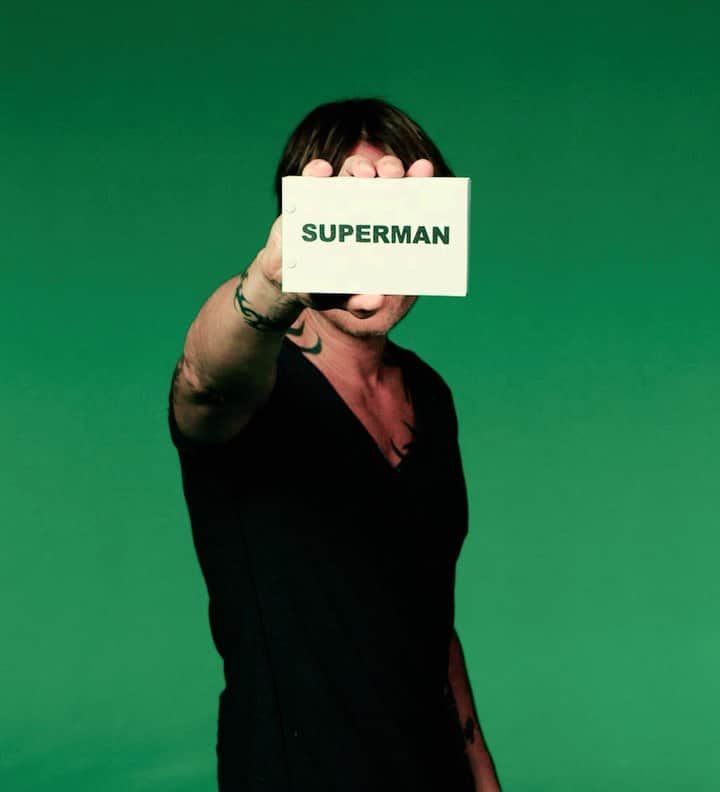 キース・アーバンのインスタグラム：「SUPERMAN. 7.17」