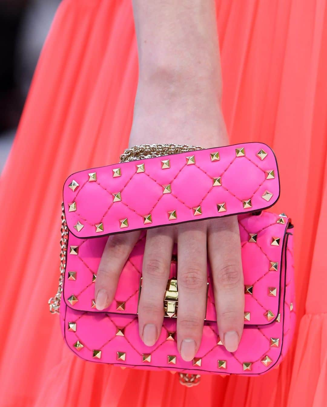 Fashion Weekさんのインスタグラム写真 - (Fashion WeekInstagram)「Tell me about it, studs. @maisonvalentino reminding us that accessories are 🔑 during their September 2019 #PFW show. Photo by @gettyimages」7月16日 1時03分 - fashionweek