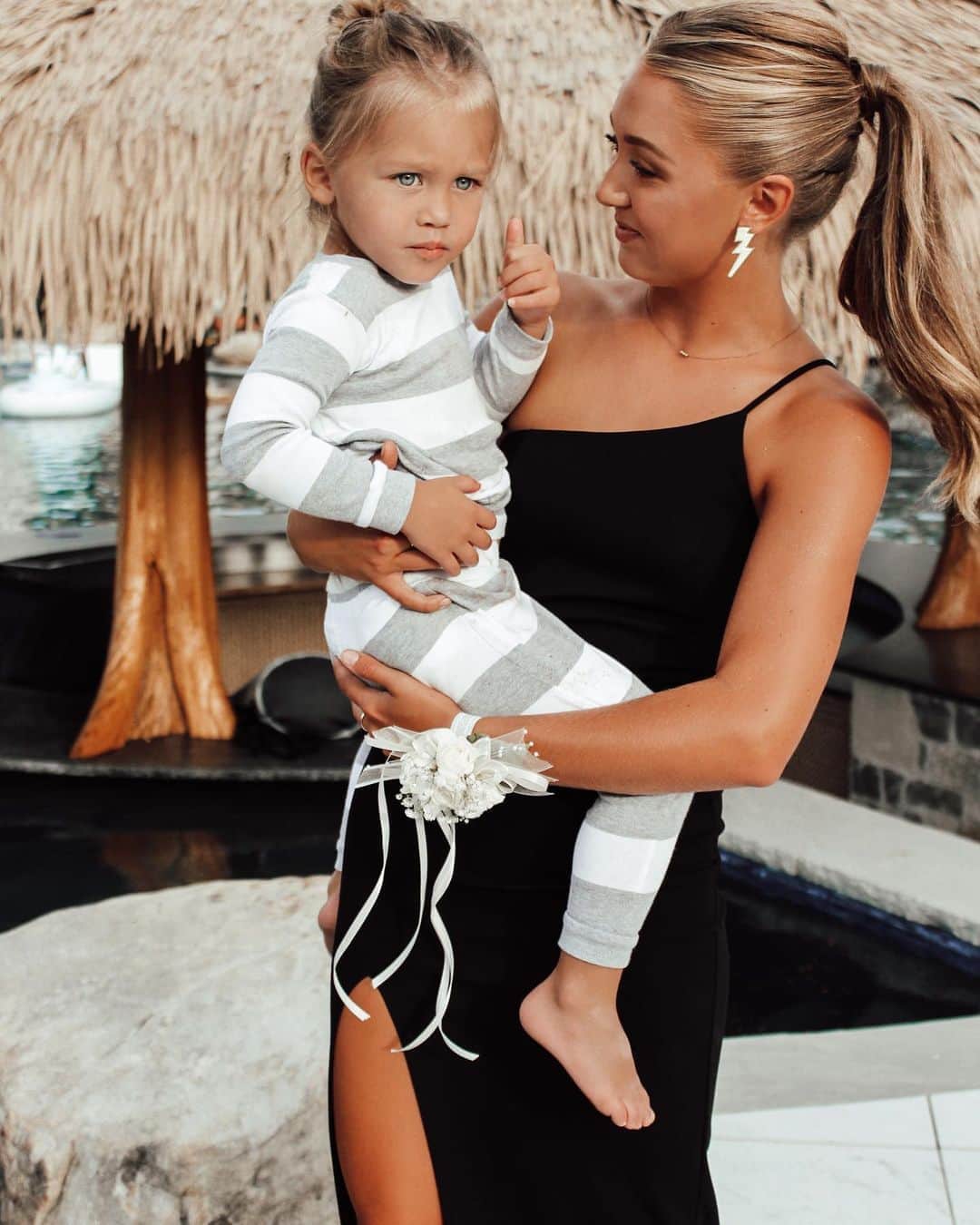のインスタグラム：「Bro and Sis!」