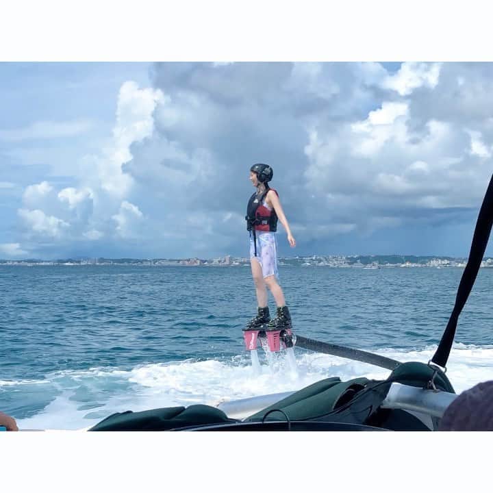 長谷川かすみのインスタグラム：「初フライボード！！ 何年も前からやってみたかったマリンスポーツ🤲 落ち方が面白い🤣  沖縄投稿ばっかり🤣🤣笑」