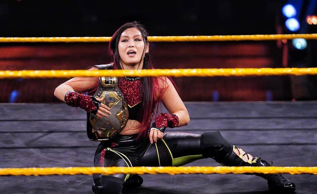 WWEさんのインスタグラム写真 - (WWEInstagram)「@shirai_io emerges victorious over @tegannoxwwe_ to retain her #NXTWomensTitle! #WWENXT」7月16日 11時07分 - wwe