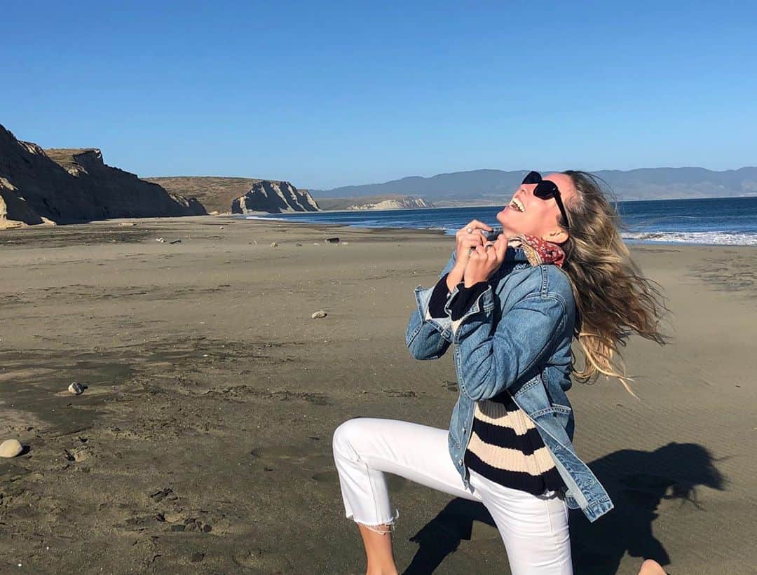 アナベル・ウォーリスのインスタグラム：「👋」